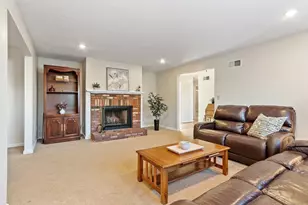 26 Fairway Cir, Natick, MA 01760 - Photo 7