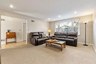 26 Fairway Cir, Natick, MA 01760 - Photo 9