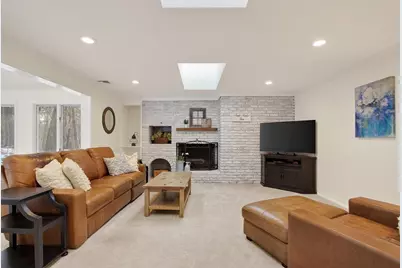 11 Smokerise Dr, Chelmsford, MA 01824 - Photo 7