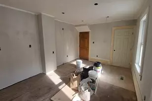 52 Willow St, Lowell, MA 01852 - Photo 3