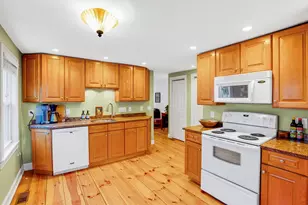 12 School St, Amesbury, MA 01913 - Photo 3