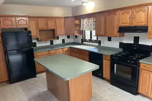 1657 Meridian, Fall River, MA 02720 - Photo 3