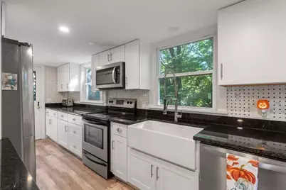 324 Sandwich St, Plymouth, MA 02360 - Photo 9