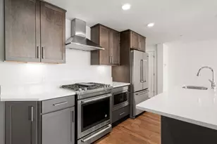 26 Hichborn St, Boston, MA 02135 - Photo 3