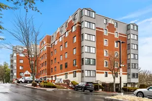 100 Ledgewood Dr, Stoneham, MA 02180 - Photo 1