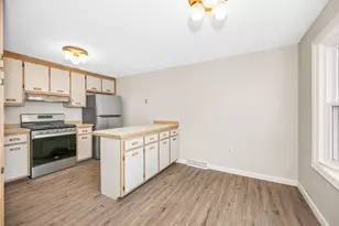 241 Broadway Rd, Dracut, MA 01826 - Photo 9
