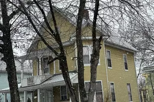20 Hawthorne St, Springfield, MA 01105 - Photo 3