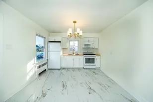 804 County St, Somerset, MA 02726 - Photo 5