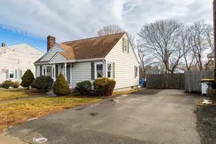 804 County St, Somerset, MA 02726 - Photo 9