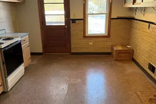 9 Sunset Dr, Orange, MA 01364 - Photo 7