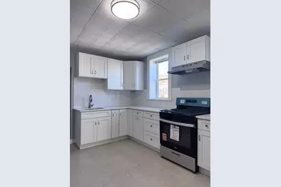 36 Endicott St #2R, Salem, MA 01970 - Photo 5