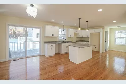 241 Humphrey Street, Lowell, MA 01850 - Photo 5