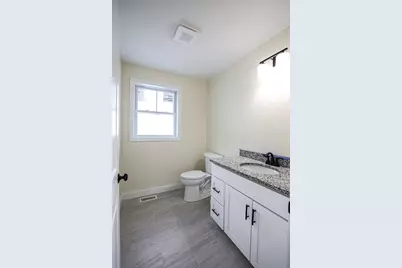 241 Humphrey Street, Lowell, MA 01850 - Photo 9