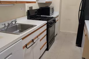 8 Whittier Pl, Boston, MA 02114 - Photo 9