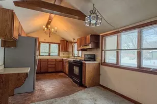 293 Morgan St, South Hadley, MA 01075 - Photo 9