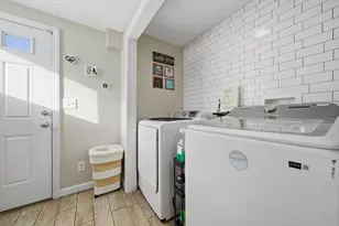 46 Pelham St, Methuen, MA 01844 - Photo 13