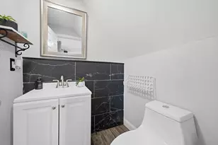 46 Pelham St, Methuen, MA 01844 - Photo 7