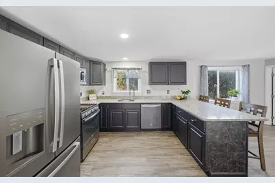 46 Pelham Street, Methuen, MA 01844 - Photo 5