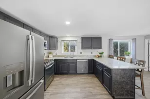 46 Pelham St, Methuen, MA 01844 - Photo 5