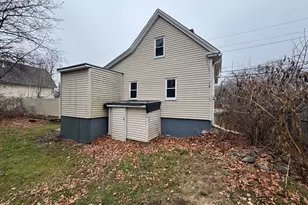 448 Pleasant St, Gardner, MA 01440 - Photo 9