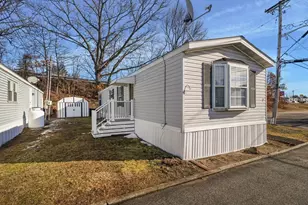 548 Kenyon Ave, Attleboro, MA 02703 - Photo 3