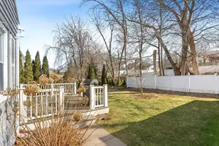 9 Wildwood Rd, Medford, MA 02155 - Photo 33