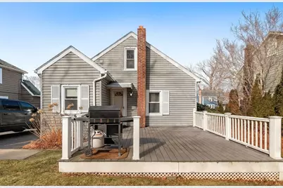 9 Wildwood Rd, Medford, MA 02155 - Photo 5