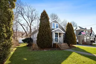 9 Wildwood Rd, Medford, MA 02155 - Photo 3