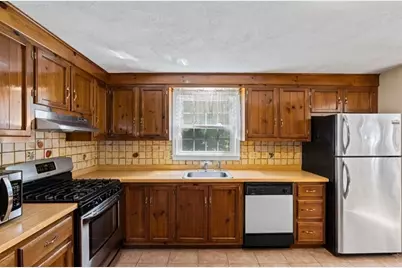 58 Brandon St, Billerica, MA 01862 - Photo 9