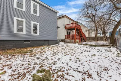 272 W 6th St, Lowell, MA 01850 - Photo 13