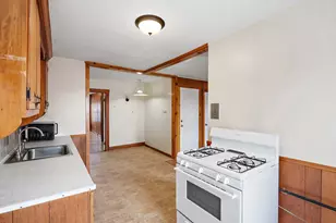 2 Sutherland St, Lowell, MA 01850 - Photo 9