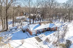 51 Candice Cir, Springfield, MA 01107 - Photo 3