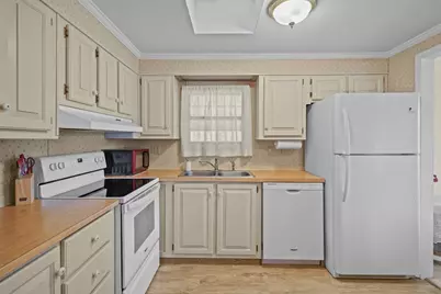 47 Castle Rd, Attleboro, MA 02703 - Photo 13