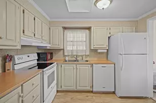 47 Castle Rd, Attleboro, MA 02703 - Photo 13