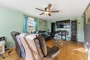 60 Hawthorn St, Chicopee, MA 01020 - Photo 7