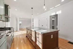 2 Clover Glen Cir, Shrewsbury, MA 01545 - Photo 3