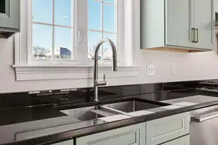 2 Clover Glen Cir, Shrewsbury, MA 01545 - Photo 5