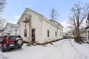 71 Orchard St, Pittsfield, MA 01201 - Photo 3