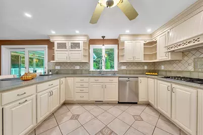 14 Claire Ave, Mansfield, MA 02048 - Photo 13