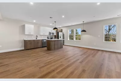 22 Everett St #424, Westwood, MA 02090 - Photo 3