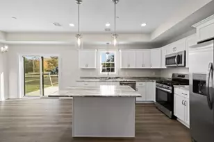 27 Johnson St, Taunton, MA 02780 - Photo 3