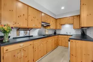 264 Sumner Ave, Springfield, MA 01108 - Photo 9