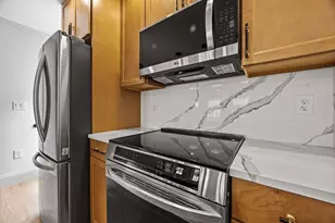 9 Swan St, Beverly, MA 01915 - Photo 7