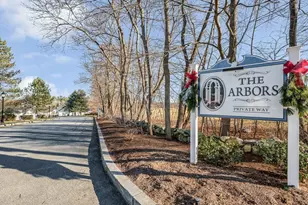 27 Holly Ln, Dracut, MA 01826 - Photo 3