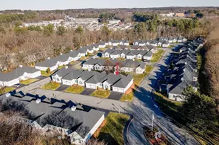 27 Holly Ln, Dracut, MA 01826 - Photo 35