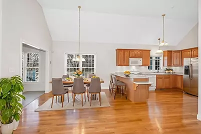 27 Holly Lane #27, Dracut, MA 01826 - Photo 7