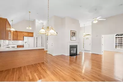 27 Holly Lane #27, Dracut, MA 01826 - Photo 15