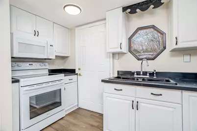 18 Maple St #14, Pepperell, MA 01463 - Photo 9