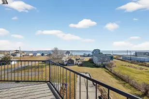 871 Sconticut Neck Rd, Fairhaven, MA 02719 - Photo 15