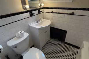 14 Ashland St, Worcester, MA 01609 - Photo 17